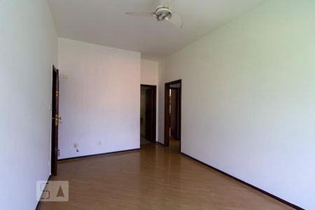 Sala de apartamento para alugar com 2 quartos, 70m² em Botafogo, Rio de Janeiro