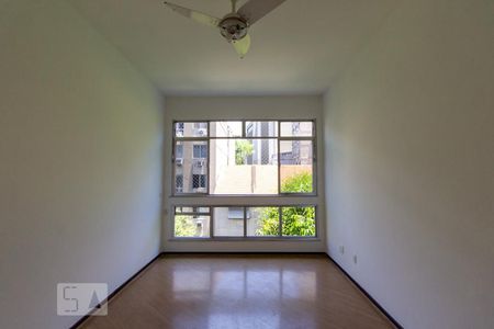 Sala de apartamento para alugar com 2 quartos, 70m² em Botafogo, Rio de Janeiro