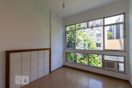 Quarto 1 de apartamento para alugar com 2 quartos, 70m² em Botafogo, Rio de Janeiro