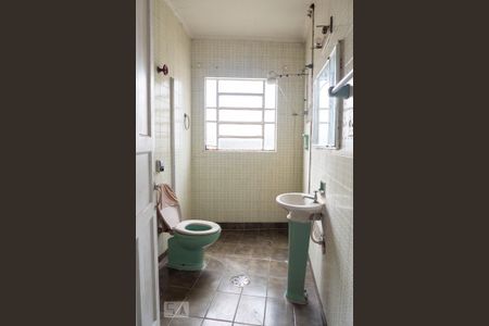 Casa à venda com 193m², 4 quartos e 1 vagaBanheiro 2