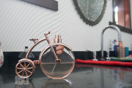 Casa à venda com 365m², 4 quartos e 3 vagas Casa à venda com 365m², 4 quartos e 3 vagasBanheiro da Suíte