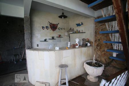 Casa à venda com 365m², 4 quartos e 3 vagas Casa à venda com 365m², 4 quartos e 3 vagasBar da Piscina