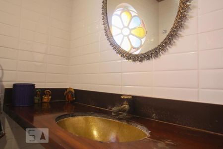 Casa à venda com 365m², 4 quartos e 3 vagas Casa à venda com 365m², 4 quartos e 3 vagasLavabo