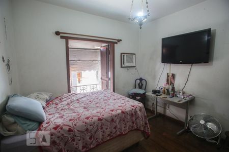 Casa à venda com 365m², 4 quartos e 3 vagas Casa à venda com 365m², 4 quartos e 3 vagasQuarto 2