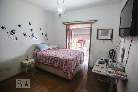 Casa à venda com 365m², 4 quartos e 3 vagas Casa à venda com 365m², 4 quartos e 3 vagasQuarto 2