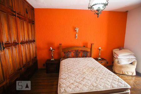 Casa à venda com 365m², 4 quartos e 3 vagas Casa à venda com 365m², 4 quartos e 3 vagasQuarto Suíte