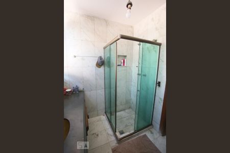 Casa à venda com 365m², 4 quartos e 3 vagas Casa à venda com 365m², 4 quartos e 3 vagasBanheiro Social