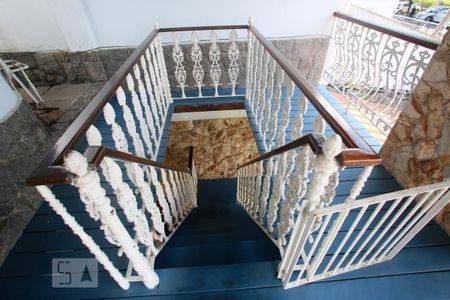 Casa à venda com 365m², 4 quartos e 3 vagas Casa à venda com 365m², 4 quartos e 3 vagasVaranda Fronta