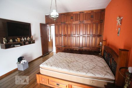 Casa à venda com 365m², 4 quartos e 3 vagas Casa à venda com 365m², 4 quartos e 3 vagasQuarto Suíte