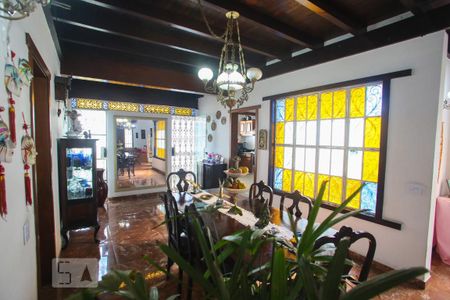 Casa à venda com 365m², 4 quartos e 3 vagas Casa à venda com 365m², 4 quartos e 3 vagasSala de Jantar