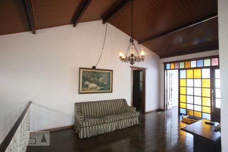 Casa à venda com 365m², 4 quartos e 3 vagas Casa à venda com 365m², 4 quartos e 3 vagasSalão superior