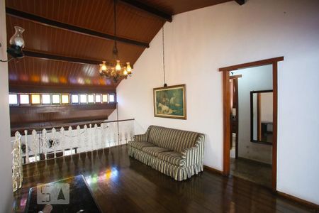 Casa à venda com 365m², 4 quartos e 3 vagas Casa à venda com 365m², 4 quartos e 3 vagasSalão superior