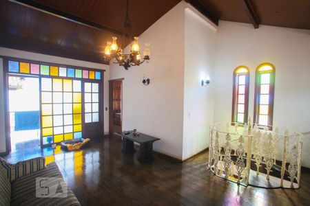 Casa à venda com 365m², 4 quartos e 3 vagas Casa à venda com 365m², 4 quartos e 3 vagasSalão superior