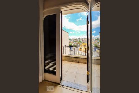 Casa à venda com 250m², 3 quartos e 4 vagas Casa à venda com 250m², 3 quartos e 4 vagasVaranda da Suíte