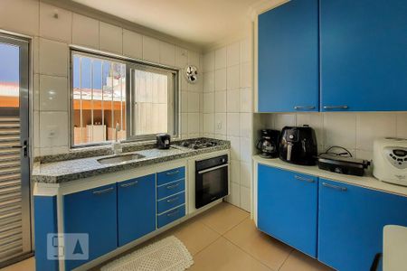 Casa à venda com 250m², 3 quartos e 4 vagas Casa à venda com 250m², 3 quartos e 4 vagasCozinha