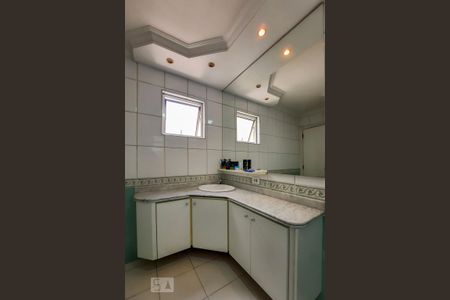 Casa à venda com 250m², 3 quartos e 4 vagas Casa à venda com 250m², 3 quartos e 4 vagasBanheiro Social