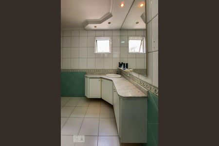 Casa à venda com 250m², 3 quartos e 4 vagas Casa à venda com 250m², 3 quartos e 4 vagasBanheiro Social