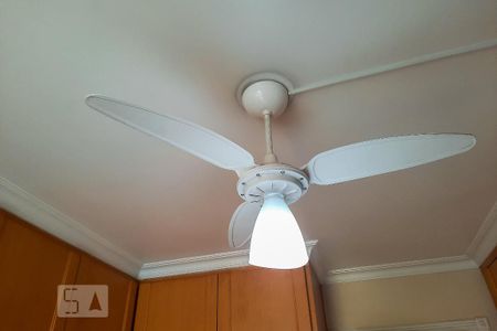 Casa à venda com 250m², 3 quartos e 4 vagas Casa à venda com 250m², 3 quartos e 4 vagasSuíte