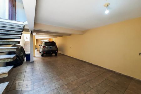 Casa à venda com 250m², 3 quartos e 4 vagas Casa à venda com 250m², 3 quartos e 4 vagasGaragem
