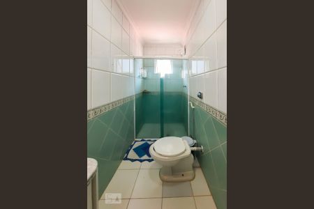 Casa à venda com 250m², 3 quartos e 4 vagas Casa à venda com 250m², 3 quartos e 4 vagasBanheiro Social