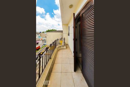 Casa à venda com 250m², 3 quartos e 4 vagas Casa à venda com 250m², 3 quartos e 4 vagasVaranda da Suíte