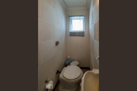 Casa à venda com 250m², 3 quartos e 4 vagas Casa à venda com 250m², 3 quartos e 4 vagasLavabo