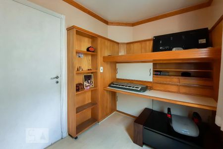 Casa à venda com 250m², 3 quartos e 4 vagas Casa à venda com 250m², 3 quartos e 4 vagasQuarto 2