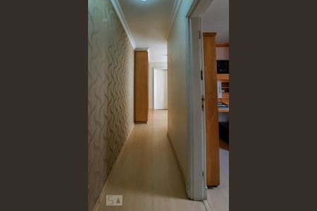 Casa à venda com 250m², 3 quartos e 4 vagas Casa à venda com 250m², 3 quartos e 4 vagasCorredor