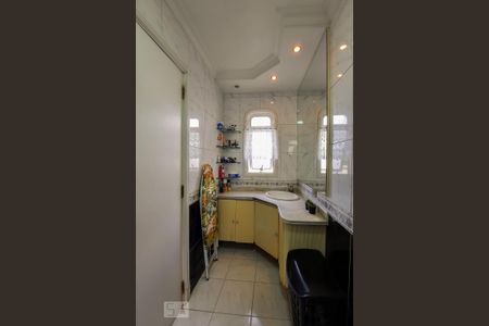 Casa à venda com 250m², 3 quartos e 4 vagas Casa à venda com 250m², 3 quartos e 4 vagasBanheiro da Suíte