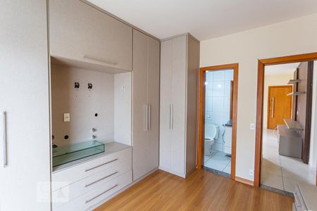 Suíte de apartamento para alugar com 3 quartos, 90m² em Sagrada Família, Belo Horizonte