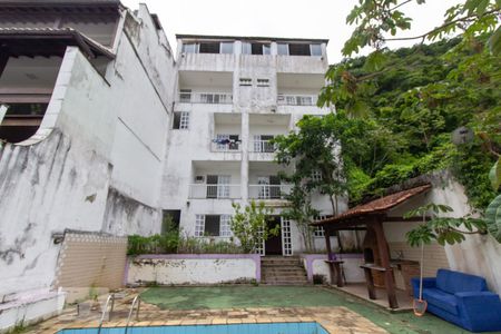 Casa à venda com 630m², 8 quartos e 5 vagas Casa à venda com 630m², 8 quartos e 5 vagasPiscina