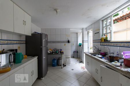 Casa à venda com 630m², 8 quartos e 5 vagas Casa à venda com 630m², 8 quartos e 5 vagasCozinha