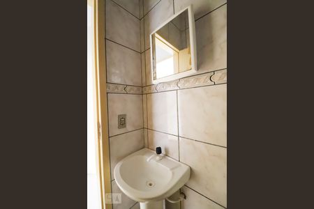 Casa para alugar com 110m², 2 quartos e 3 vagas Casa para alugar com 110m², 2 quartos e 3 vagasBanheiro social