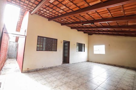 Casa para alugar com 110m², 2 quartos e 3 vagas Casa para alugar com 110m², 2 quartos e 3 vagasGaragem