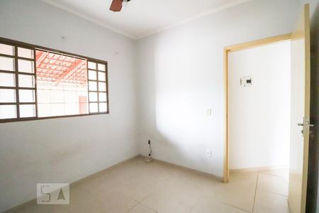 Quarto 1 de casa para alugar com 2 quartos, 110m² em Setor Goiânia 2, Goiânia