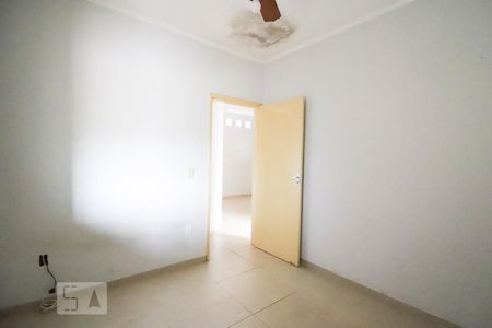 Quarto 1 de casa para alugar com 2 quartos, 110m² em Setor Goiânia 2, Goiânia