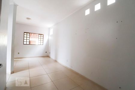 Sala de casa para alugar com 2 quartos, 110m² em Setor Goiânia 2, Goiânia