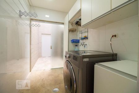 Casa à venda com 270m², 3 quartos e 4 vagas Casa à venda com 270m², 3 quartos e 4 vagasLavanderia