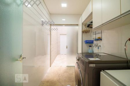 Casa à venda com 270m², 3 quartos e 4 vagas Casa à venda com 270m², 3 quartos e 4 vagasLavanderia