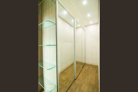 Casa à venda com 270m², 3 quartos e 4 vagas Casa à venda com 270m², 3 quartos e 4 vagasClosset Suíte 1