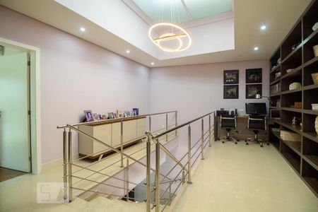 Casa à venda com 270m², 3 quartos e 4 vagas Casa à venda com 270m², 3 quartos e 4 vagasEscritório