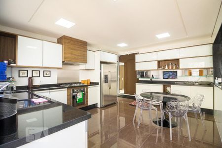 Casa à venda com 270m², 3 quartos e 4 vagas Casa à venda com 270m², 3 quartos e 4 vagasCozinha