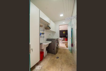 Casa à venda com 270m², 3 quartos e 4 vagas Casa à venda com 270m², 3 quartos e 4 vagasLavanderia