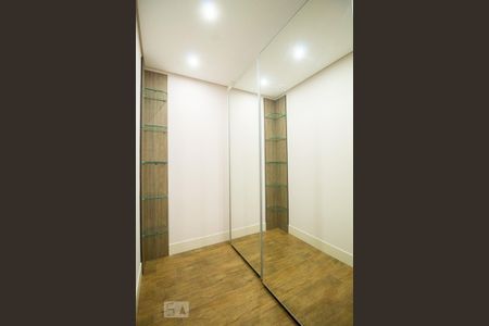 Casa à venda com 270m², 3 quartos e 4 vagas Casa à venda com 270m², 3 quartos e 4 vagasClosset Suíte 2