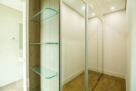 Casa à venda com 270m², 3 quartos e 4 vagas Casa à venda com 270m², 3 quartos e 4 vagasClosset Suíte 1