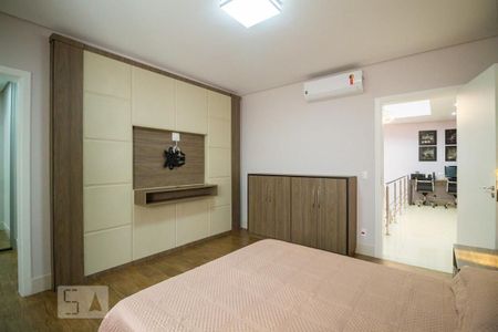 Casa à venda com 270m², 3 quartos e 4 vagas Casa à venda com 270m², 3 quartos e 4 vagasSuíte 2