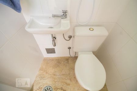 Casa à venda com 270m², 3 quartos e 4 vagas Casa à venda com 270m², 3 quartos e 4 vagasBanheiro de Serviço