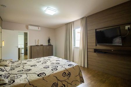 Casa à venda com 270m², 3 quartos e 4 vagas Casa à venda com 270m², 3 quartos e 4 vagasSuíte 3