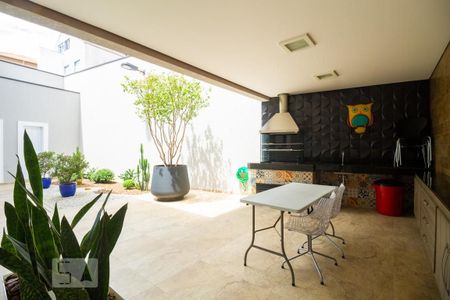 Casa à venda com 270m², 3 quartos e 4 vagas Casa à venda com 270m², 3 quartos e 4 vagasChurrasqueira