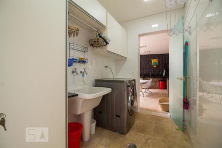 Casa à venda com 270m², 3 quartos e 4 vagas Casa à venda com 270m², 3 quartos e 4 vagasLavanderia